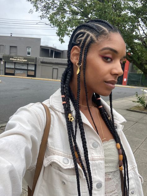 Cornrows With Accessories, Cornrow Jewelry, Cornrow Accessories, Braiding Hair Colors, Heart Braid, Curly Braids, Cute Braids, Braid Jewelry, Stitch Braids