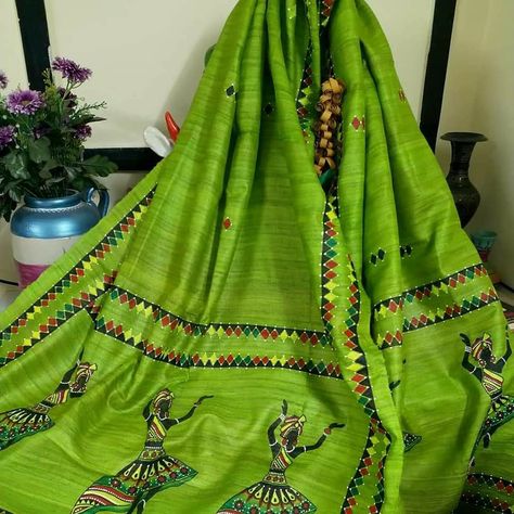 Fabric Painting Mekhela Sador, Sador Mekhela, Mekhela Sador, Dupatta Design, Saree Painting Designs, Saree Painting, New Saree Blouse Designs, Fabric Painting On Clothes, Fabric Paint Designs