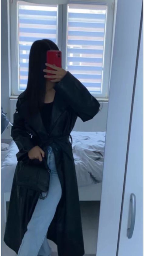 Zara Style Inspiration, Zara Style Outfits, Leder Mantel Outfit, Zara Women Outfits, Black Trenchcoat Outfit, Zara Drip Winter, Zara Drip Outfit, Zara Outfit 2020, Trenchcoat Outfits