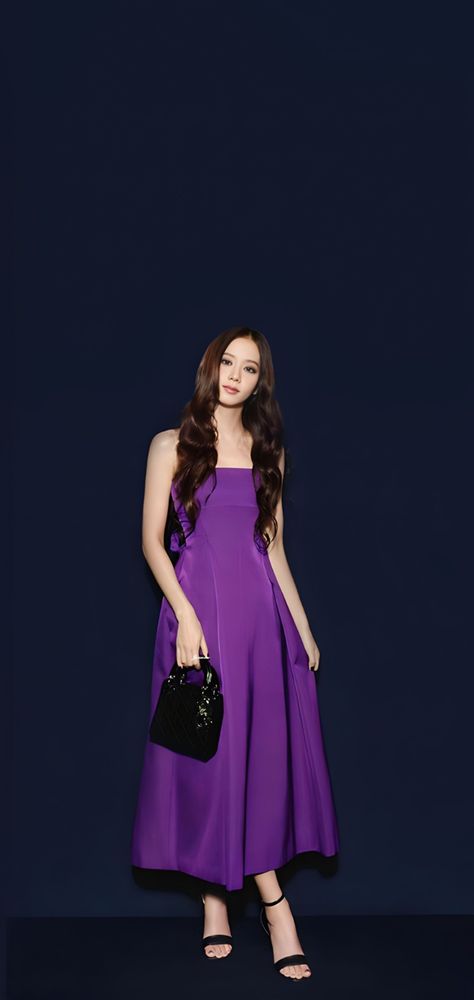 JISOO WALLPAPER Jisoo In Purple Outfit, Jisoo Gown, Jisoo Dress Outfit, Jisoo Long Dress, Jisoo Purple Dress, Jisoo Visual, Jisoo Photoshoot, Jisoo Dior, Bad Quotes