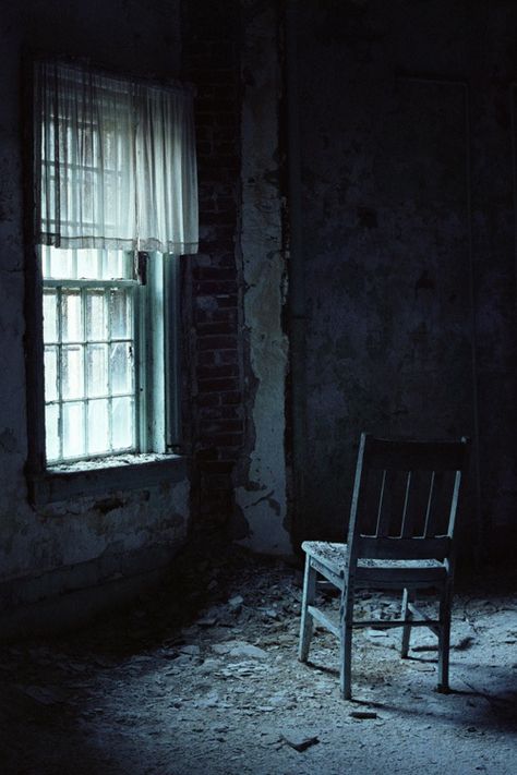 Chair in patient bedroom, shot by moonlight, Taunton State Hospital, 2006. Photo by Ian Ference at Kingston Lounge Angel Stories, Abandoned Asylums, Insane Asylum, 다크 판타지, Haunted Places, Foto Art, Dark Photography, Abandoned Buildings, Abandoned Houses