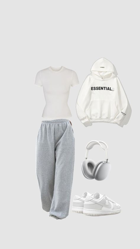 Assentials white hoodie, grey sweatpants, grey dunks, apple airpods max silver Nike Grey Sweatpants Outfit Women, Nike Pants Outfit Women, Outfit Ideas Grey Sweatpants, How To Style White Sweatpants, Nike Pants Outfit, White Af1 Outfit, Grey Dunks Outfit, Off White Dunks Outfits, Gray Sweatpants Nike