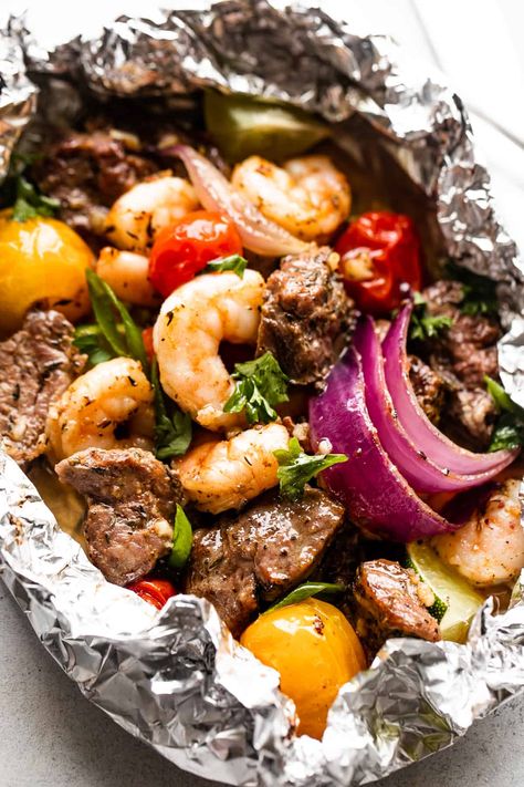 The Best Surf and Turf Foil Packs Shrimp Foil Packets, Foil Pack Dinners, Foil Packet Dinners, Foil Pack Meals, Foil Dinners, Foil Packs, Foil Packet Meals, Steak And Shrimp, Surf And Turf