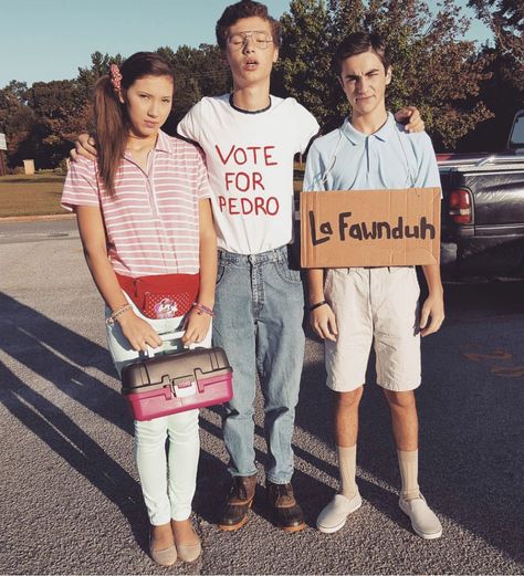 Napoleon Dynamite Costume, Punny Halloween Costumes, Character Day, Easy College Halloween Costumes, Best Group Halloween Costumes, Homecoming Spirit Week, Meme Costume, Spirit Week Outfits