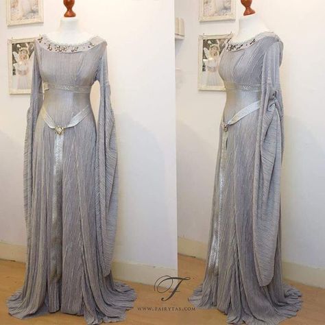 Deoiridh's gown Council Of Elrond, Targaryen Dress, Aemma Targaryen, 1800s Dresses, Gaun Abad Pertengahan, Elven Dress, Medieval Gown, Flowy Dresses, Fantasy Dresses