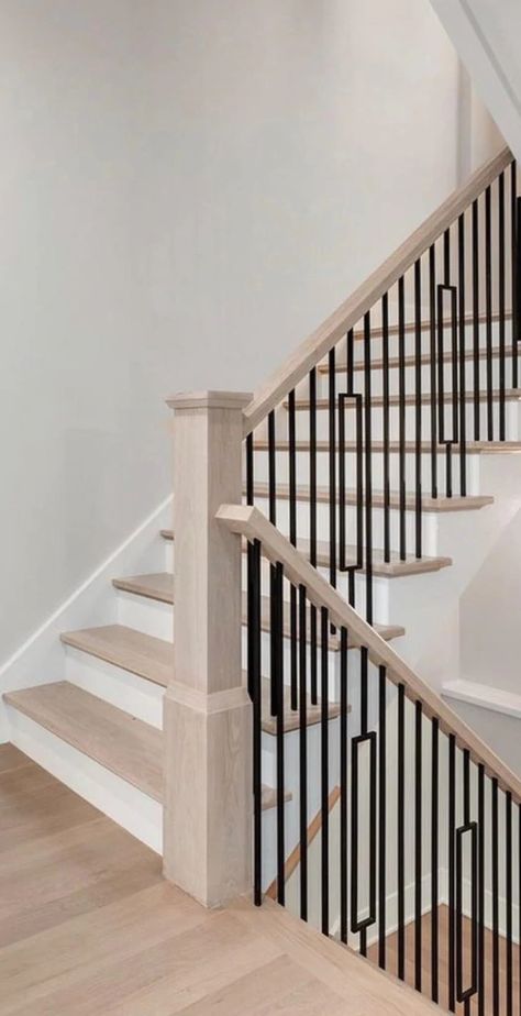 Stair Railing Makeover, Transitional Staircase, Wrought Iron Stair Railing, Modern Stair Railing, Staircase Railing Design, Iron Stair Railing, Iron Staircase, Wrought Iron Stairs, Rod Iron