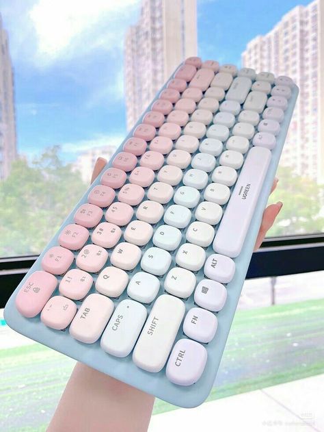 Kawaii Electronics, Fancy Keyboard, Gamer Accessories, Shopping Aesthetic, Gamer Setup, Desk Makeover, Study Aesthetic, Key Caps, Ipad Accessories