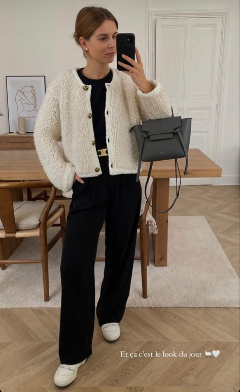 Boucle Jacket Outfit, Tan Cardigan Outfit, Tweed Jacket Outfit, Chanel Style Jacket, Tweed Cardigan, Jacket Outfit Women, Classy Winter Outfits, Beige Outfit, White Tweed