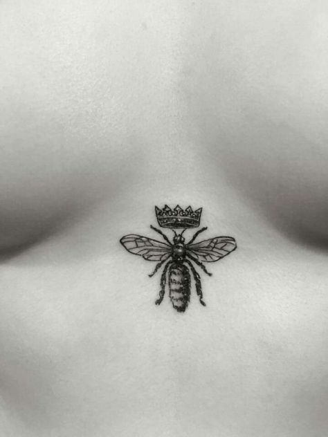 Beyhive Tattoo, Beyoncé Inspired Tattoos, Beyonce Bee Tattoo, Beyonce Inspired Tattoo, Queen B Tattoo, Queen Tattoos, Beyonce Tattoo Ideas, Queen Tattoo For Women, Beyonce Tattoo