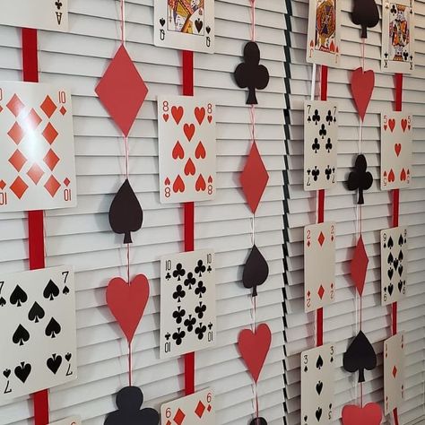 Queen Of Heart Decorations, Queen Of Heart Party, Playing Card Room Decor, Alice In Wonderland Party For Adults, Alice In Wonderland Decorations Ideas, Queen Of Hearts Decor, Casino Night Decor, Queen Of Hearts Birthday Party Ideas, Queen Of Hearts Decorations