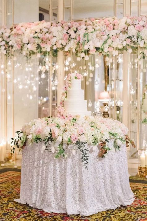 Pastel Pink Wedding Theme Colour Palettes, Quinceañera Cake Table, Wedding Cake Table Decorations Elegant, Cake Table With Flowers, Simple Anniversary Decoration, Simple Anniversary Decoration Ideas, Wedding Anniversary Decoration Ideas, Dessert Table Flowers, Floral Decoration Ideas