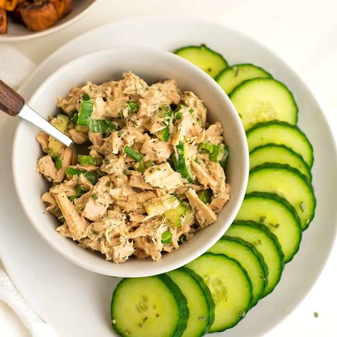 Low FODMAP Tuna Salad Dairy Free Tuna Salad, Salad Low Fodmap, Tuna Salad No Mayo, Mediterranean Tuna Salad, Healthy Tuna Salad, Quick Easy Lunch, Tuna Salad Recipe, Healthy Food Facts, Easy Lunch Recipes