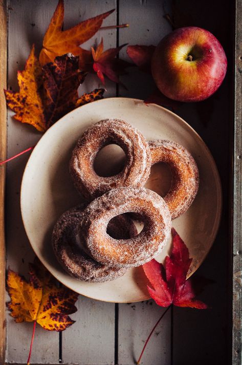 Cider Cake, Fall Donuts, Cake Doughnuts, Apple Cider Donuts Baked, Donut Flavors, Homemade Apple Butter, Homemade Apple Cider, Doughnut Cake, Fall Foods