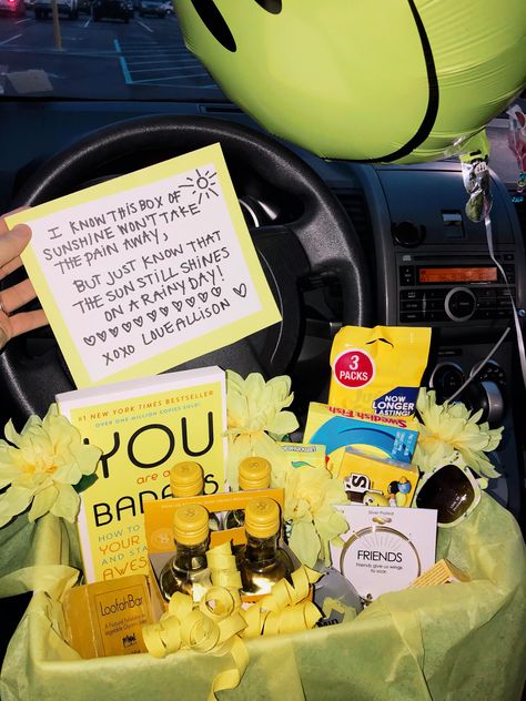 Best friend sunshine basket Get Well Soon Gifts For Best Friend, Break Up Basket Gift, Care Baskets For Boyfriend, Cheer Up Gift Basket For Him, Best Friend Appreciation Gifts, Bad Day Gifts, Bucket Of Sunshine Gift, Feel Better Soon Basket Friends, Get Well Soon Care Package Ideas