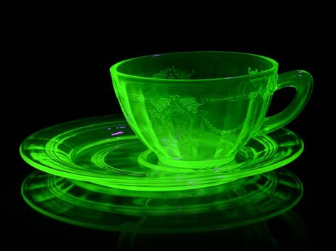 Is Uranium Glass Safe (Your Radiation Dosage Explained) - My Chemical-Free House Uranium Glass Vintage, Vintage Dishware, Green Glassware, Glass Museum, Glass Beads Jewelry, Nuclear Power Plant, The Chase, House Beautiful, Flea Markets