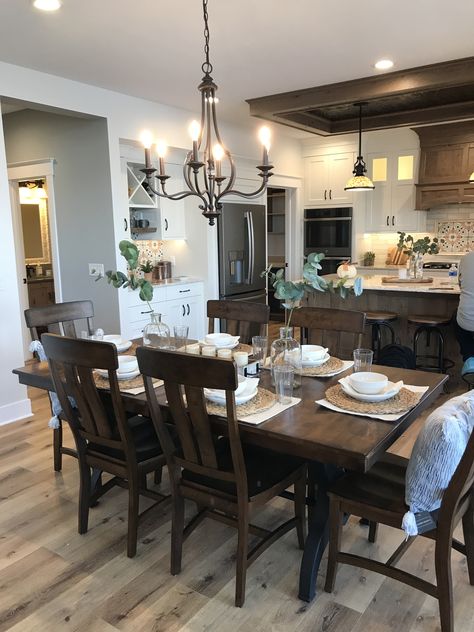 Farmhouse Decor Dark Wood, Rustic Brown Dining Table, Dark Wood Antique Dining Room Table, White Kitchen Dark Table, Kitchen Table Dark Cabinets, Dark Brown Dining Room Ideas, Dark Wooden Table Dining Rooms, Dark Oak Table Dining Rooms, Dark Wood Dining Room Table Decor