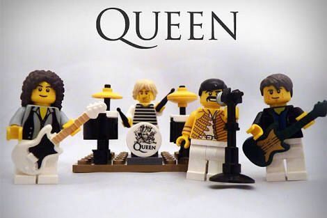 LEGO - Music - QUEEN Lego Hacks, Lego Diy, Lego People, Lego Minifigs, Lego Mini, Lego Castle, Lego Characters, Queen Photos, Lego Figures