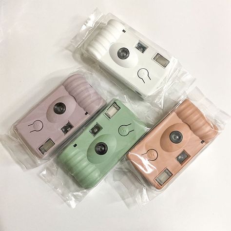 Cute Disposable Camera, Disposable Film Camera, Bridal Party Bags, Camera Aperture, Cottagecore Wedding, Summer Checklist, Cool Photo Effects, Festival Booth, Disposable Cameras