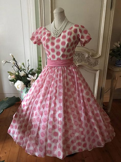 50s Outfit, Dresses 50s, Pink Polkadot, 50s Outfits, Vintage Polka Dot Dress, 1960s Dresses, Gown Pink, Fashion 1950s, Vintage 1950s Dresses