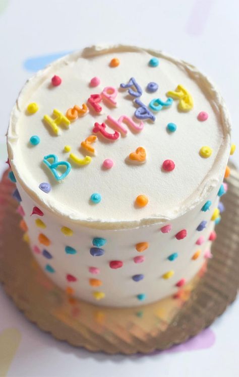 birthday cake, first birthday cake, birthday cake ideas, first birthday cake, 1st birthday cake, cute birthday cake Birthday Cake 1st, 50 Birthday Cake, Cake 1st Birthday, Cake First Birthday, Cute Birthday Cake, Simple First Birthday, Polka Dot Cake, Shark Birthday Cakes, Buttercream Piping