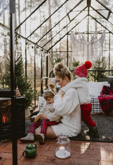 Christmas Mini Sessions Greenhouse, Greenhouse Minis Photography, Greenhouse Photo Studio, Greenhouse Studio Photography, Christmas Greenhouse Photoshoot, Outdoor Christmas Mini Sessions Set Up, Greenhouse Christmas Photos, Christmas Greenhouse, Christmas Mini Sessions Outdoor