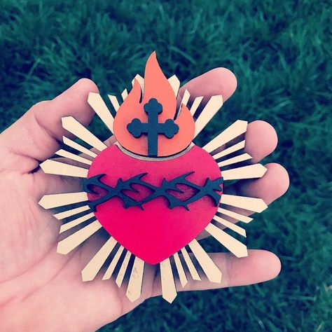 Vidal Gutierrez on Instagram: “Sacred Heart of Jesus, Pray for us! #catholicwomen #catholic #christian #blessed #sacredheartofjesus #sagradocorazon #catholicfamily…” Catholic Kids Activities, Jesus Crafts, Catholic Crafts, Catholic Family, Catholic Kids, Sacred Heart Of Jesus, Heart Of Jesus, December 13, Eucharist