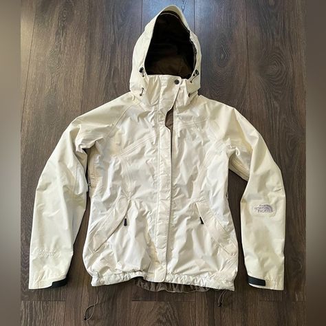 The North Face Women’s Gore-Tex Jacket North Face Windbreaker Outfit, Windbreaker Outfit, North Face Windbreaker, Gore Tex Jacket, North Face Pants, Fit Ideas, Mode Inspo, The North Face Jackets, North Face Jackets