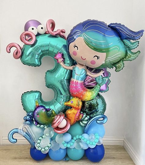 Mermaid Balloon Centerpiece, Mermaid Balloon Bouquet, Balloon Mermaid, Underwater Theme Party, Party Balloons Diy, Mermaid Balloons, Ocean Birthday Party, Balloon Tower, Mermaid Theme Birthday Party