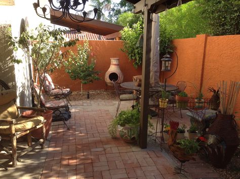 Southwest Patio Southwest Patio, Hardscape Patio, Large Terracotta Pots, Garden Rock Border, Outdoor Tub, Outdoor Patio Ideas, Front Courtyard, Flagstone Patio, Italian Garden