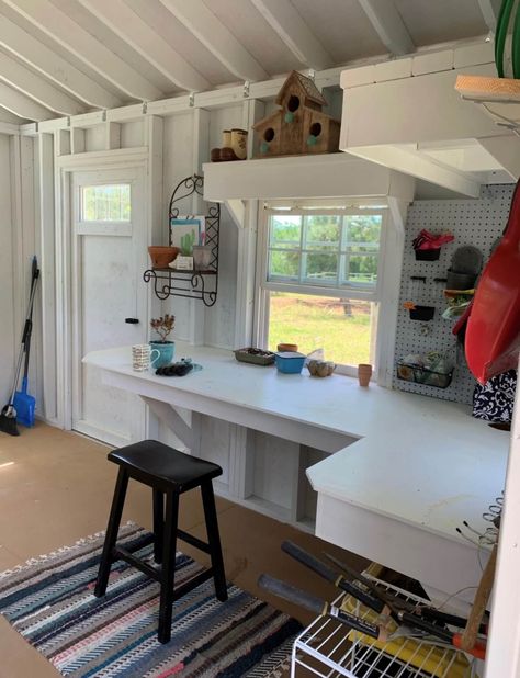 Craft Shed Interior, She Shed Craft Room Ideas, She Shed Interior Ideas, She Shed Studio, She Shed Decorating Ideas, She Shed Craft Room, Diy She Shed, She Shed Interior, Garden Shed Interiors