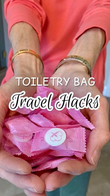 Travel Bathroom, Sanitary Towels, Travel Shampoo, Travel Container, Wash Clothes, Organized Mom, Travel Bottles, Good Health Tips, Ways To Travel