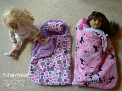 Reversible Doll Sleeping Bag with Cuddle Fabric - Fairfield World Craft Projects Doll Sleeping Bag, American Girl Doll Stuff, Doll Items, American Girl Doll Patterns, American Girl Doll Clothes Patterns, Doll Things, Sewing Doll Clothes, American Doll Clothes, Doll Diy