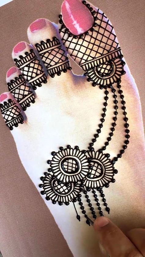 foot mehndi designs foot mehndi designs simple foot mehndi designs simple easy foot mehndi foot mehndi designs unique foot mehndi designs bridal foot mehndi designs simple unique foot mehndi designs simple arabic Mehendi Designs For Legs Simple Arabic, Mehndi Design Foot Simple, Arabic Foot Mehndi Designs, Easy Foot Mehndi Designs, Leg Mehndi Designs Unique Simple, Leg Mahendi Design Simple Beautiful, Mehndi Designs For Legs Simple Easy, Foot Mhendi Dessin, Mehendi Leg Design Simple