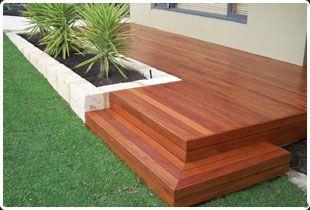 kapur decking melville Back Deck Ideas Australia, Deck Entrance Ideas, Front Entrance Deck, Low Deck Designs, Bed Deck, Yard Planters, Front Porch Garden, Hot Tub Deck, Patio Deck Designs