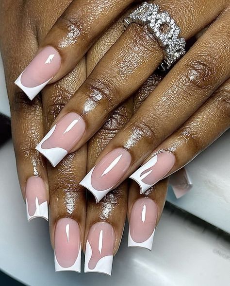 French Tips Swirls, French Nails Abstract, Squiggly Line Nails French Tip, Wavy French Manicure, White Swirl French Tip Nails, White French Tip Ideas, Wavy French Nails, Cute Nails 2024, Swirly French Tip Nails