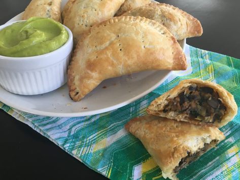 Well Dined | Sweet Potato, Black Bean, and Spinach Empanadas #vegetarian #vegan #recipe Empanadas Vegetarian, Spinach Empanadas, Potato Spinach, Sweet Potato Black Bean, Sweet Potato Black Beans, Sweet Potato Spinach, Vegan Sweet Potato, Vegan Recipe, Black Bean