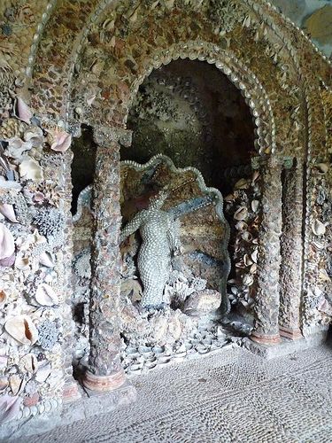 ... Shell Grotto, Hampton Court House | by JohnP64 Shell Grotto, Hampton Court House, Shell House, Art Coquillage, Sailors Valentine, Mermaid Aesthetic, She Sells Seashells, Shell Design, Seashell Art