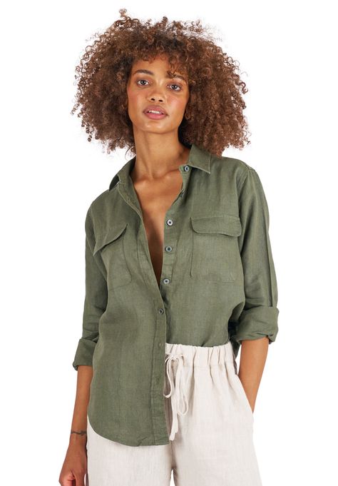 Camixa Lete Relaxed Linen Shirt in Army Green Shirt Outfits Women, Linen Shirt Outfit Women, Linen Shirt Outfit, Green Linen Shirt, Shirt Outfits, Outfits Women, Linen Shirt, Shirt Outfit, Army Green