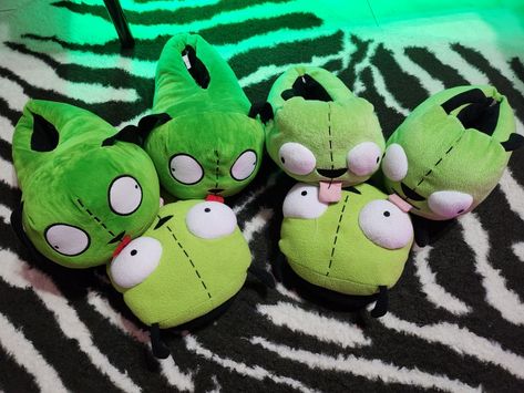 Scene Icons, Invader Zim Gir, Zim Gir, Cool Pool Floats, Scene Room, Scene Accessories, Frog Pictures, Scene Queens, Scene Outfits