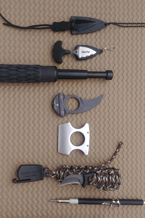 Self Defence Gadgets, Self Defense Gadgets, Tactical Ideas, Defense Quotes, Krav Maga Self Defense, Diy Safety, Safety Keychain, Self Defense Moves, Self Defense Tips