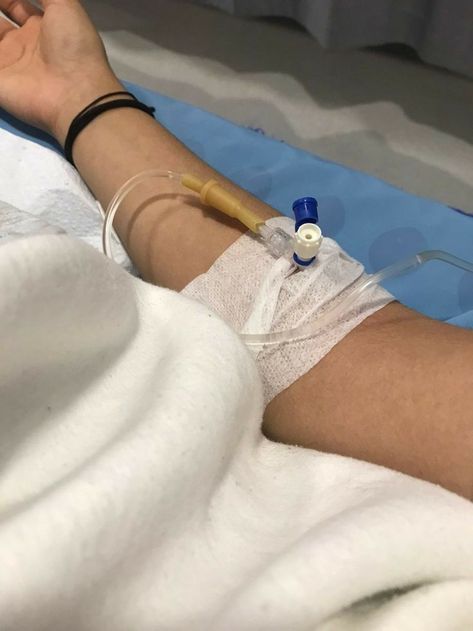 Saline Hand Hospital Snapchat, Drip Pictures In Hospital, Hospital Admit Pics, Medicine Pic Snapchat, Cyberghetto Aesthetic, Injection Hand Pic, Hands With Drip In Hospital, Hospital Room Snapchat Stories, Blood Photos