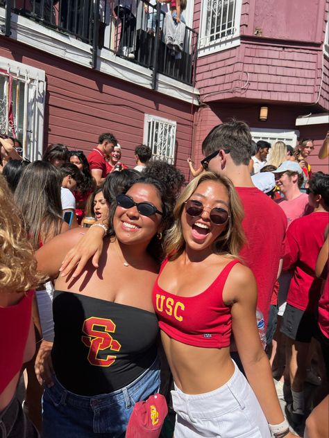 Usc Game Day Outfit, Usc Outfits, Usc Gameday Outfit, U Of Arizona, Usc College, Gameday Fits, College Gameday Outfits, College Vision Board, Gameday Outfits