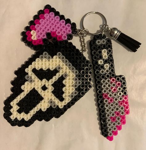 Keychains for kiddos….🖤 Beads Perler Ideas, Perler Bead Patterns Keychains, Perler Bead Keychain Pattern, Scream Perler Beads, Perler Bead Keychain Ideas, Hama Beads Aesthetic, Pixel Keychain, Perler Beads Keychain, Perler Bead Keychain