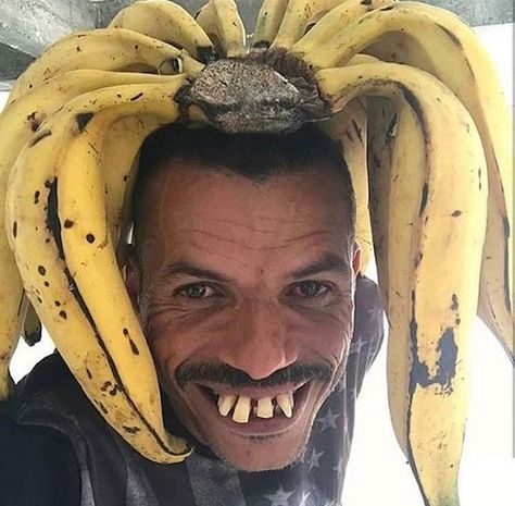 Banana Man, Banana For Hair, Bad Haircut, Mom Memes, Funny Images Laughter, 웃긴 사진, Funny Profile Pictures, Memes Humor, Funny Reaction Pictures