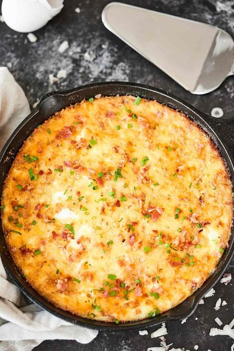 Crustless Quiche Lorraine Recipe - Bacon Gruyere Egg Bake Easy Filling Breakfast, Crustless Quiche Lorraine, Quiche Recipes Crustless, Bacon Quiche Recipe, Crustless Quiche Recipe, Keto Brunch, Quiche Lorraine Recipe, Primal Blueprint, Quiche Recipes Easy