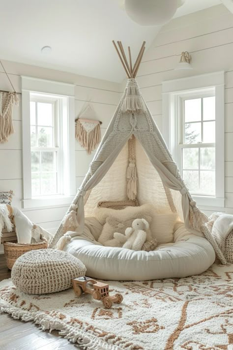 Kids Tent Decoration Ideas, Boho Nursery Room Inspiration, Boho Playroom Ideas, Boho Playroom, Playroom Decor Ideas, Bedroom Ideas Bohemian, Ideas Habitaciones, Toddler Girl Room, Baby Room Inspiration