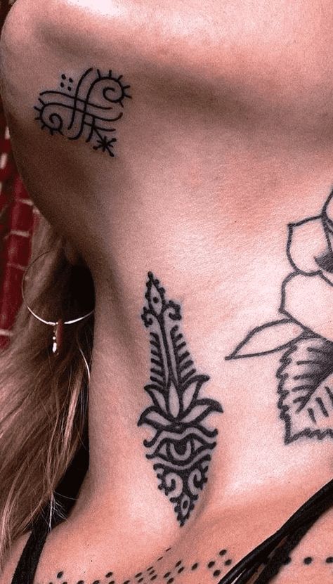 Chin Tattoo Design Images (Chin Ink Design Ideas) Symmetrical Neck Tattoos Women, White Ink Neck Tattoo, Neck Tattoo Font, Under The Chin Tattoo Woman, Egyptian Neck Tattoo, Ornamental Throat Tattoo, Under The Chin Tattoo, Sammi Core, Chin Tattoo Woman