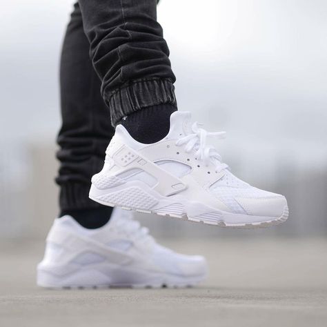 Nike Air Huarache Run "Triple White" Nike Huarache Outfit Mens, Nike Huarache Outfit, Huarache Outfit, Huaraches Outfit, White Huaraches, Nike Style, Huarache Run, Nike Air Huarache, Air Huarache