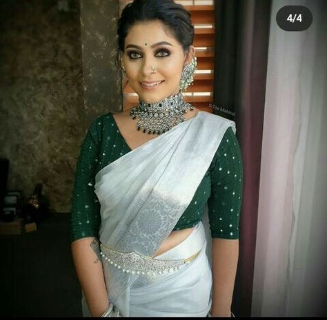 Silver Saree With Contrast Blouse, Silver Saree, Saree With Contrast Blouse, New Saree Blouse Designs, Fancy Sarees Party Wear, Silk Saree Blouse Designs, Silk Saree Blouse, Contrast Blouse, Stylish Sarees