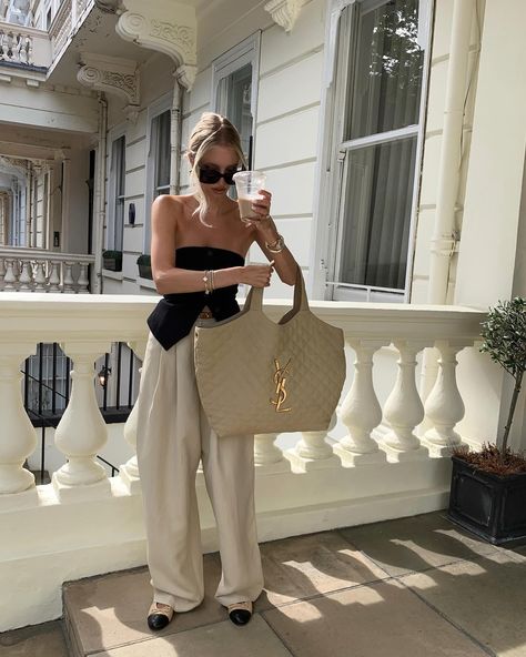 Leonie Hanne | London days 🍦 | Instagram Chanel Ballerina Flats, Nude Bags, Capsule Wardrobe Women, Leonie Hanne, Hermes Belt, London City, Outfit Details, Simple Outfits, Cloth Bags